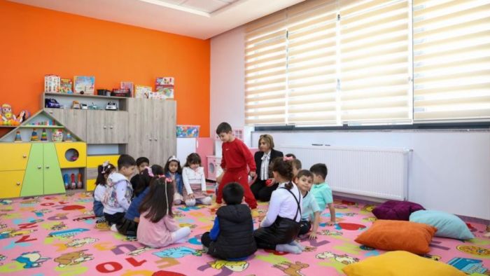 Büyükşehir'de gece kreş hizmeti