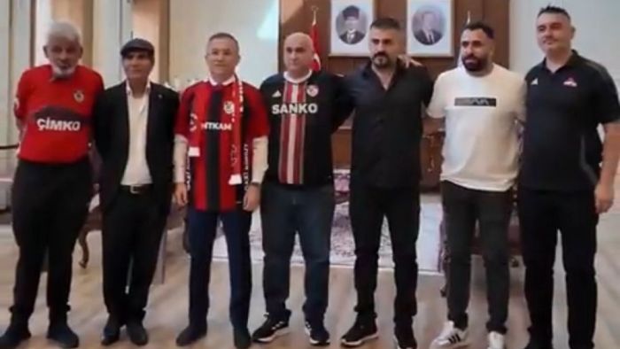 Gaziantep FK amigoları ve grup liderlerinden Vali Çeber'e ziyaret