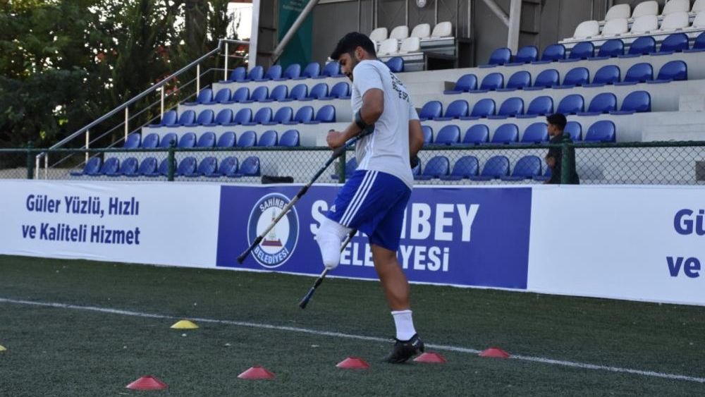 Akıma kapılıp bacağını kaybetti, futbolla hayata tutundu
