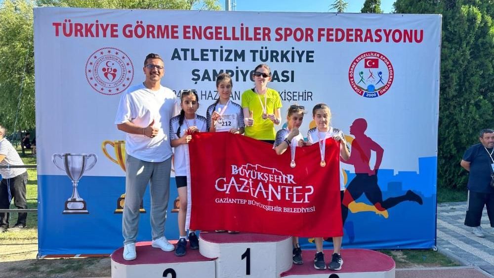 Büyükşehir Belediye Sporcuları büyük başarıya imza attı