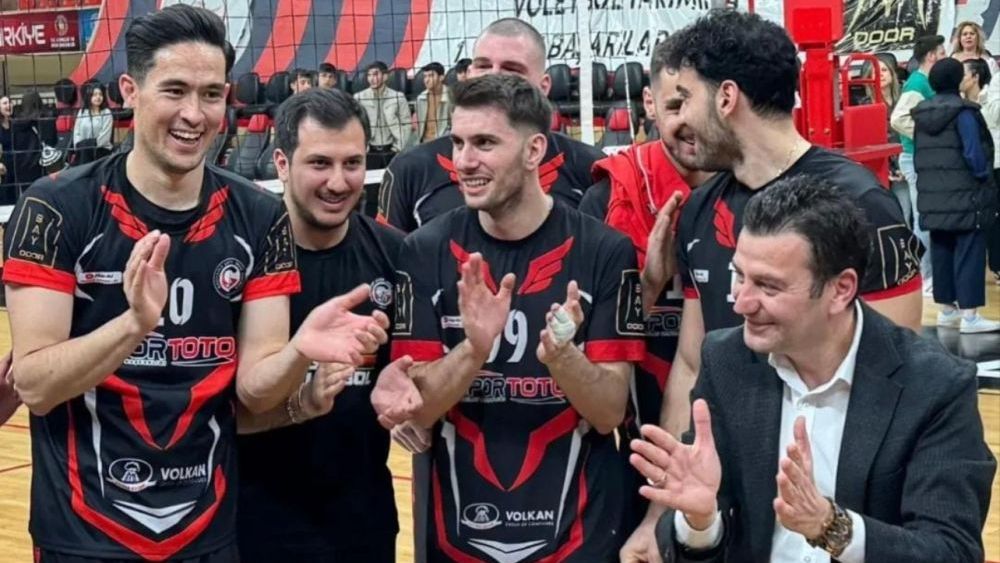 Bilal Çeker'den voleybolun efelerine tam destek