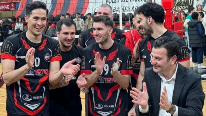 Bilal Çeker'den voleybolun efelerine tam destek