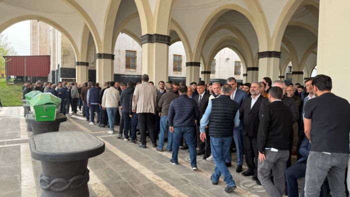 Çelik’in cenazesine yüzlerce kişi katıldı