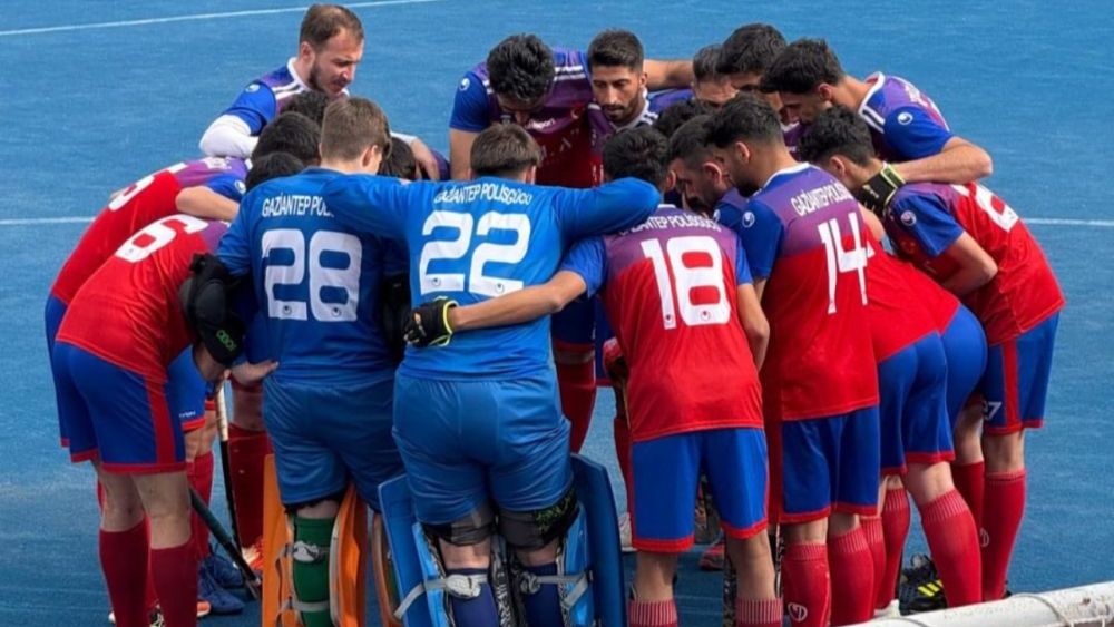 Hokeyde Gaziantep Polisgücü kazanmaya devam ediyor