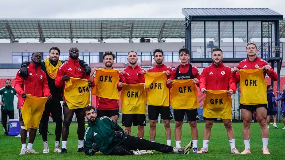 Gaziantep FK’da geleneksel galibiyet pozu