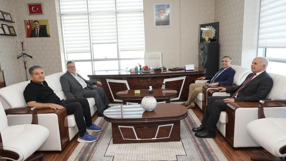 Gaziantep Valisi Kemal Çeber’den Kaplan Kardeşler Halı’ya Ziyaret