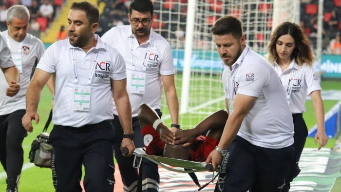 Süper Lig’in ilk haftasında ciddi sakatlıklar yaşandı! M'Bakata şoku