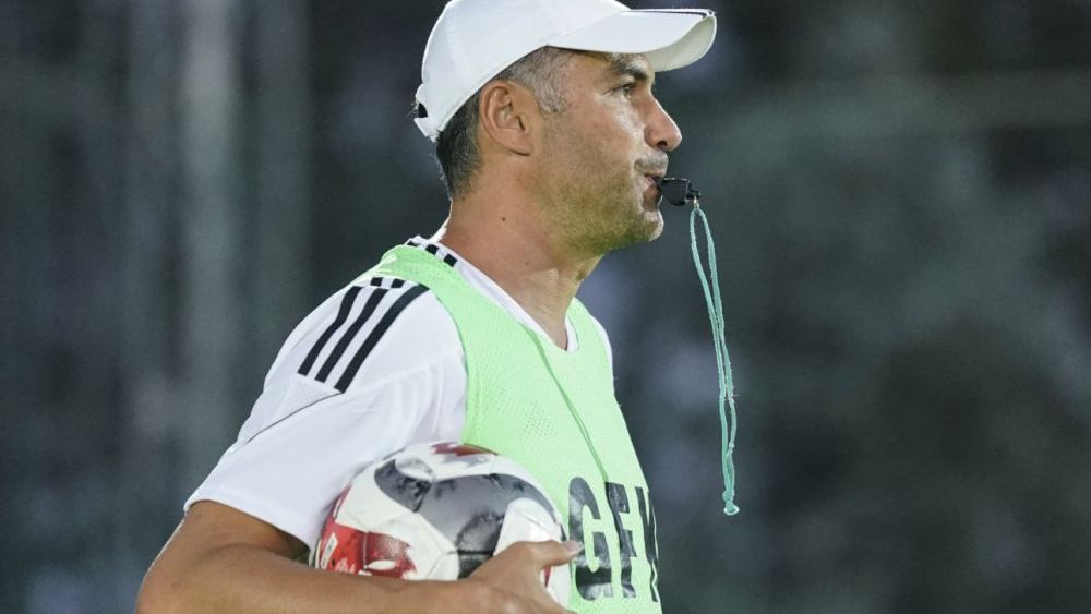 Gaziantep FK’nın yeni hocası Burak Yılmaz antrenmanda