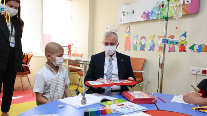 Başkan Tahmazoğlu’ndan Lösemili çocuklara moral