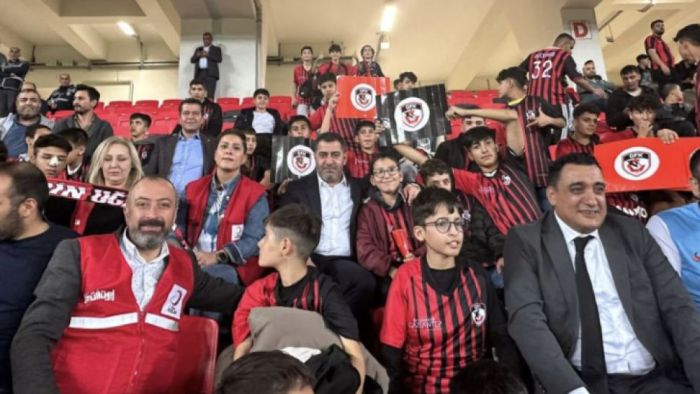 Gaziantep FK maçında Bozgeyik coşkusu