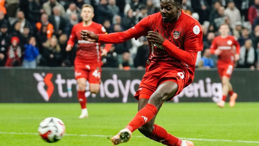 Burak Yılmaz, Mohammed Bayo'ya övgü yağdırdı