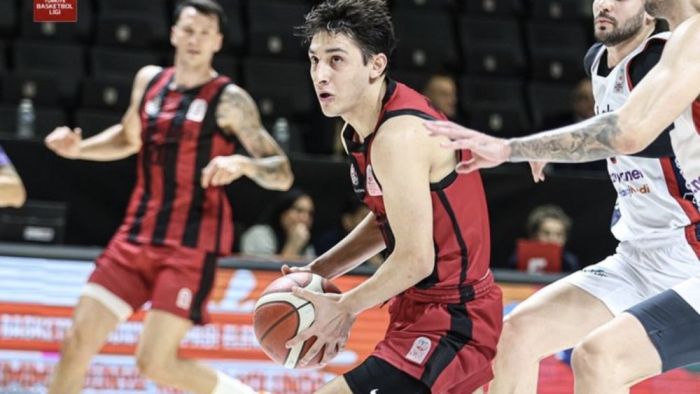 Gaziantep Basketbol deplasmanda kazandı 77-80