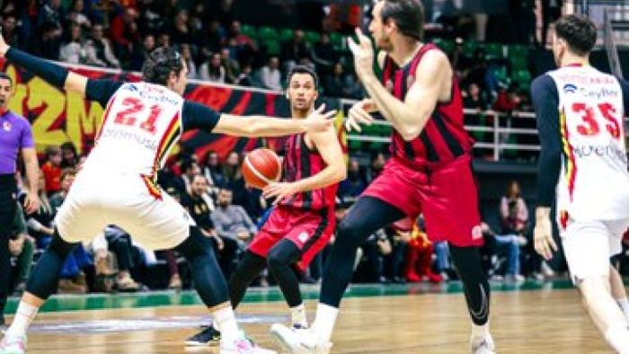 Gaziantep’in dev adamları İzmir’de kazandı