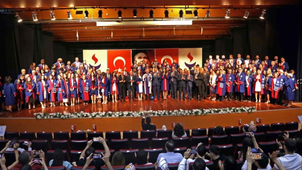 SANKO Üniversitesi Tıp Fakültesinde mezuniyet heyecanı