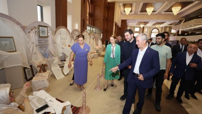  Şahinbey Belediyesi yaz okulu kursiyerlerinin el emeği sergisi açıldı