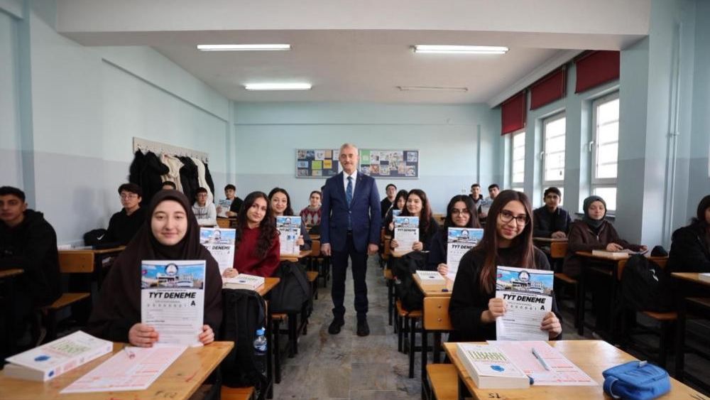 Şahinbey’den sınava hazırlanan öğrencilere önemli destek