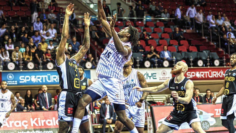Gaziantep Basket Avrupa'da dolu dizgin