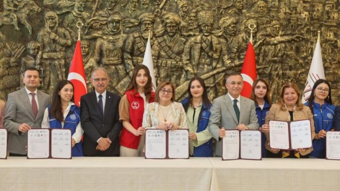 Gaziantep büyükşehir belediyesi "Öğrenci Dostu Şehir" protokolüne imza attı