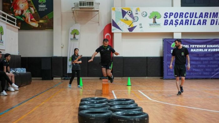 Şehitkamil Belediyesi’nden gençlere büyük destek
