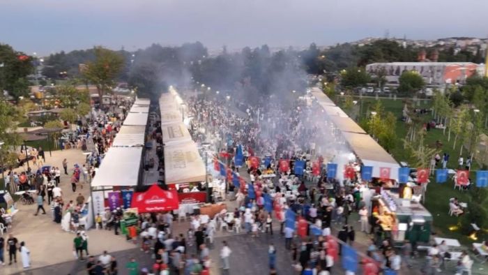 GastroANTEP'te dumandan göz gözü görmedi