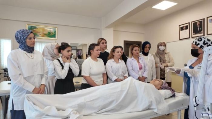 Şahinbey'de güzellik kurslarına yoğun ilgi