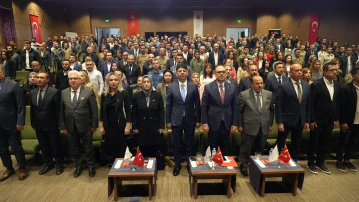 'İletişimin Yeni Yüzyılı' Gaziantep'te konuşuldu