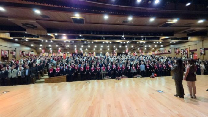 Yeniden Refah Partisi'nde yoğun katılımla kongre yapıldı