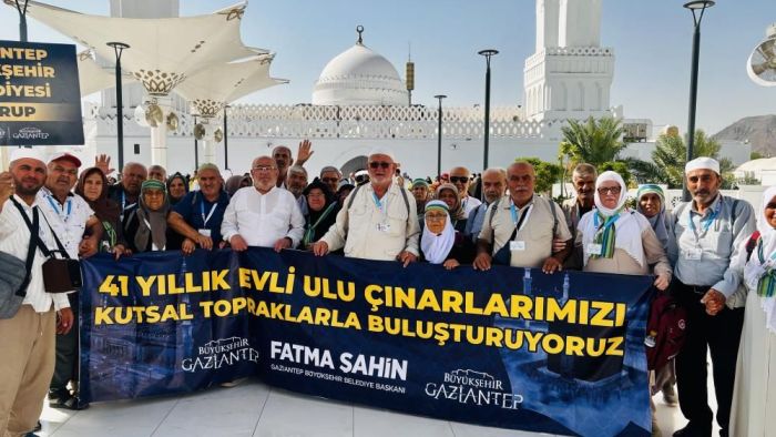 41 yıllık evli ulu çınarlar kutsal yolculukta Mekke'deler
