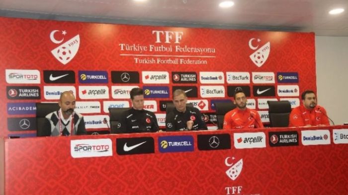 Stefan Kuntz ve Hakan Çalhanoğlu'ndan önemli açıklamalar! A Milli takımda son durum nedir?