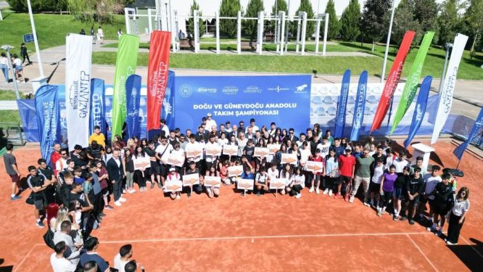  Teniste "Doğu ve Güneydoğu Anadolu Takım Şampiyonası" heyecanı